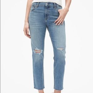 GAP HIGH RISE CHEEKY STRAIGHT CUT RIPPED JEANS